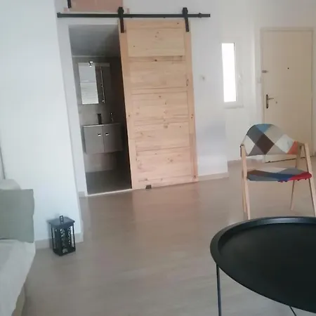 55sm Voula 4pax Apartment